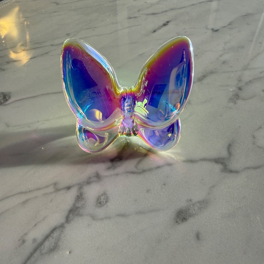 🦋 NEW Iridescent Crystal Butterfly Figurine | Rainbow Glass Decor Light Catcher - Picture 3 of 5